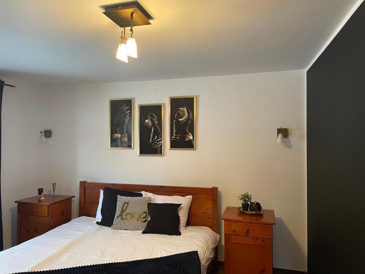 Apartamenty I Pokoje U Staszelow ポロニン エクステリア 写真